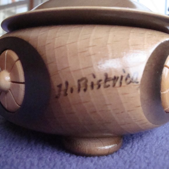 Handmade wooden trinket box Visnar - Picture 2 of 6